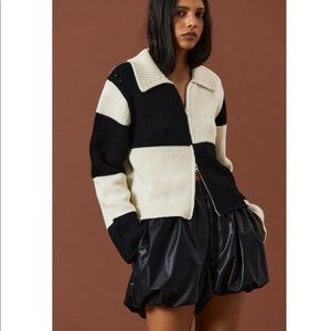 SOURCE UNKNOWN BRAND ✨